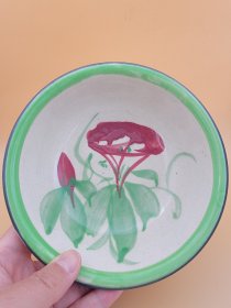 解放初期，山东淄博窑生产红绿彩 最小款 花卉盆一件，小巧精致，釉水足，口径16.8厘米，高5.8厘米，适合文房摆设。