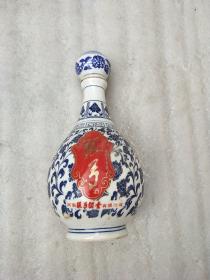 青花酒瓶(张弓酒)