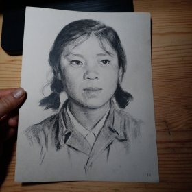 16开人物素描散页画一张