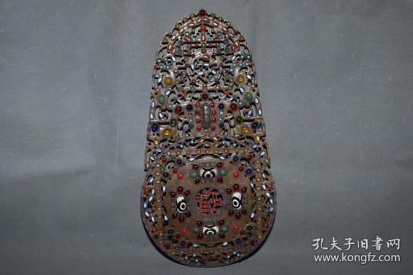 汉代老玉镶宝石天竺玉璧、手工雕刻、重量860克、