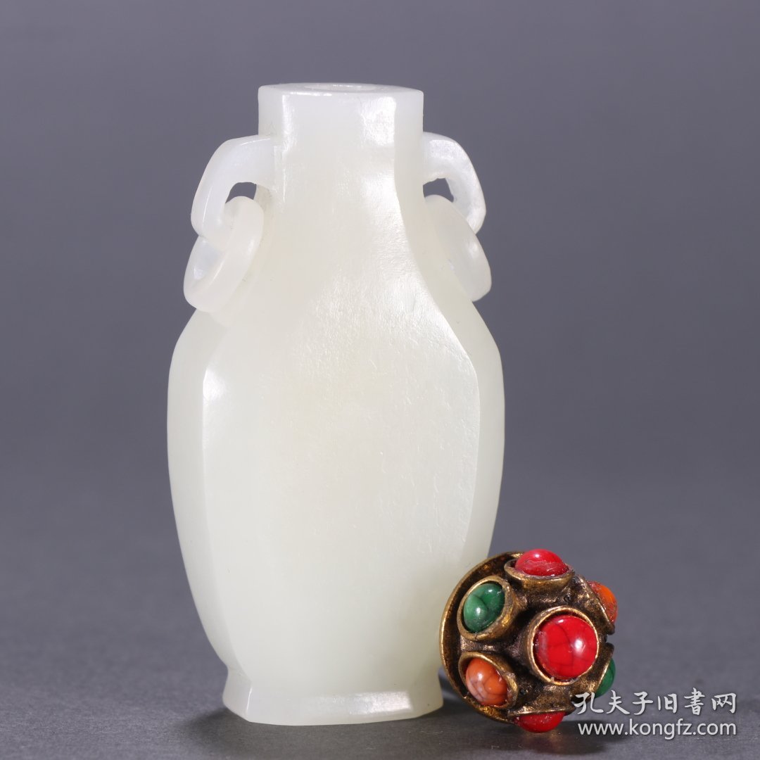 点击查看原图 和田玉双耳衔环鼻烟壶