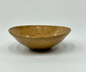 高丽 青瓷茶盏（相当中国元代时期）保真，品相如图。