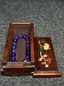 花梨木镶嵌螺钿盒内珍藏紫水晶手串
