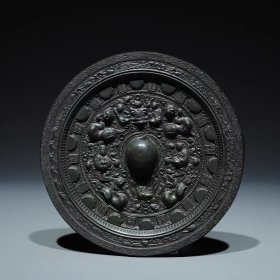 瑞兽浮雕镜