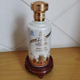 贵州茅台镇《茅鹿源》酒瓶子