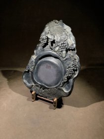 多子砚端砚铭文：春风草秀西堂句夜月华（通花）明北海樽楳（通梅）溪 印：钱泳