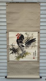 贺伯英，1947年出生，自幼喜爱绘画。1968年毕业于北京工艺美校，1979年在中国工艺美院师从俞致贞，田世光学习工笔花鸟，随孙其峰等先生学习写意画。中国美术家协会会员。