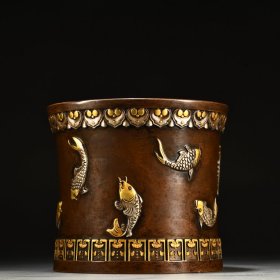 铜鎏金年年有鱼笔筒