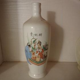 九十年代精美陶瓷红粮特酿老酒瓶一个