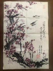 姜爱群,1907-1998.江苏溧阳人.早年毕业于苏州大学,曾任大学副教授,教育部督学.擅长花鸟,取法宋元,兼师任伯年,吴昌硕,工写兼备,无匠做之气,韵味隽永.著作有<中国花鸟画教材及技法>等.为中国美协会员,虹口书画院高级画师.