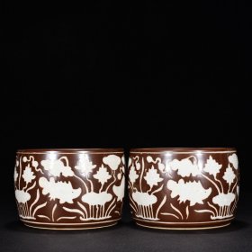 明宣德紫金釉留白鱼藻纹蛐蛐罐 高9.5厘米 宽13.5厘米