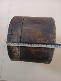 老帽盒 上盖下底拼板 盖子边老裂锯钉修补 高19.5直径26