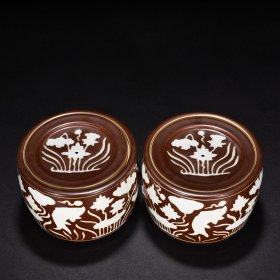 明宣德紫金釉留白鱼藻纹蛐蛐罐 高9.5厘米 宽13.5厘米