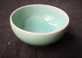 瓷茶碗（口径7.5cm，高4cm）