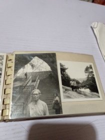 黑白影集一册（有一枚七十年代中国驻罗马尼亚首都布加勒斯特大使馆留影，为保证资料的要完整性，整册出售）