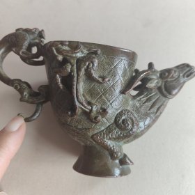 铜鹿首鐏