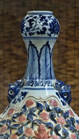 旧藏 识款【大元国至正元年九月】青花釉里红捏塑两面开窗兽首堆塑蒜头瓶一对，此瓶捏塑工艺精美，寓意一鸣惊人，胎体厚重感十足，保存完整，尺寸见图一