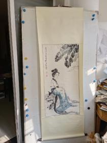 上海著名书画家颜梅华，水墨手绘人物画一副，立轴原装旧裱，画心尺寸96x48厘米
包真 包手绘，非印刷品