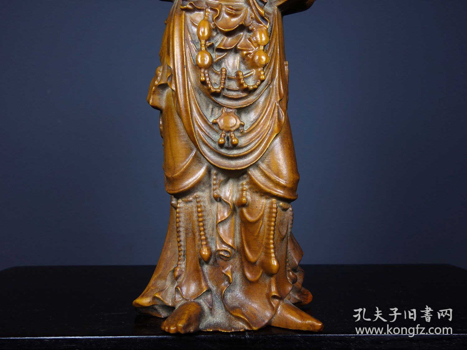 旧藏花梨木雕刻菩萨摆件 尺寸：长8cm宽5cm高14cm 重量：290g