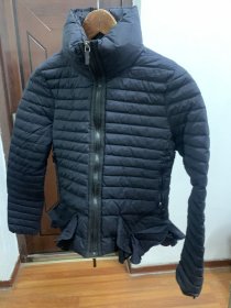 老款 黑色 花边女羽绒服 40码 上身约为M码 L码之间