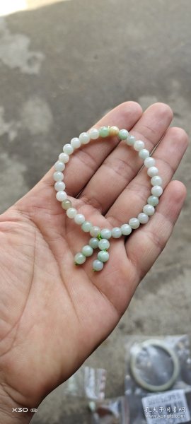三彩翡翠手链一条