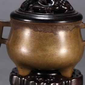铜胎三足香薰炉