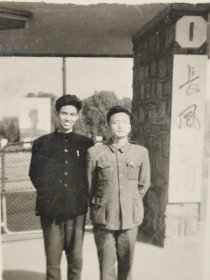 建国早期上海风景老照片长风公园(有毛主席像，时代特征明显)