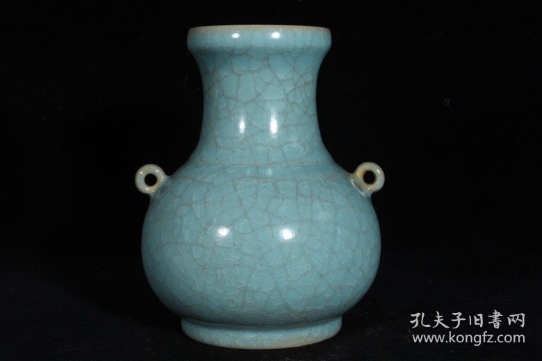 宋汝窑冰裂纹双系瓶，高18.3×15厘米