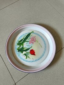 老物件库存全新1982年搪瓷茶盘直径35厘米有使用痕迹长乐牌收藏品