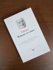 【2-3个月左右到货】VOLTAIRE Romans et contes 伏尔泰 长篇小说及故事集 含多页手稿照片 LA PLEIADE 七星文库 法语/法文原版 新西兰绵羊皮封皮 23K金书名烫金 36克圣经纸可以保存几百年不泛黄 专有印刷机印刷 每本装帧耗时数周 版本独一无二