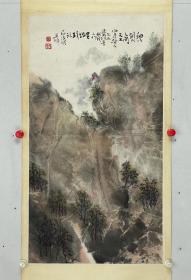 吴卓峰，别号镇南，三都镇大山村人。广东高等师范学堂毕业，1922～1924年任儋县县长，奸滑阴险，欺压百姓，侵吞公款，激起渔工的 、声讨，不久下台。1939年4月，伙同周文海带领日军从白马井登陆，占领儋县，后任儋县伪维持总会会长。在任期间，指挥全县伪兵配合日军实行“三光政策”，1950年解放后，被人民政府逮捕，同年12月在琼山府城被 决。
　　来源：中共海南省党史研究室