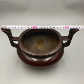 纯铜 三足光面弯耳铜香炉 尺寸:长23.5厘米 口径15厘米 高14厘米 重量约:1740克
