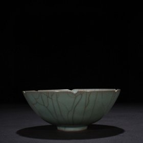 宋官窑葵口碗 7*17.5厘米 900