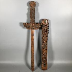 桃木镂空雕刻双龙戏珠镇宅宝剑，长73厘米，宽16厘米，厚3.5厘米