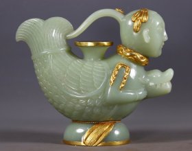 旧藏和田玉包金人鱼壶