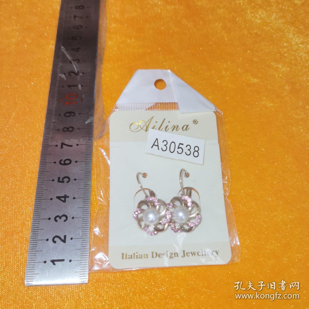 《意大利设计出口/进口耳环 A30538》（italian design jewellery/珠宝首饰/库存未拆）