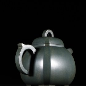 四方平角紫砂壶款识:李昌鸿 当代名家高 12×14.8cm