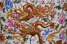 瓷器 清乾隆珐琅彩雕刻鎏金龙穿花纹爆竹瓶 68*30厘米