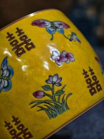 旧藏识款【大清雍正年制】黄地珐琅彩博古图鼓缸