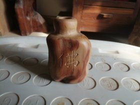 老柏木刻佛字随型瓶鼻烟壶一个