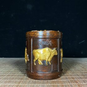 纯铜鎏金五牛罐，高9.5厘米，宽8厘米，重51