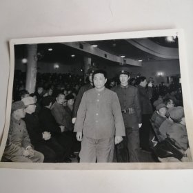 王洪文照片