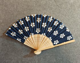 日本棉扇 花印 最宽幅38.5Cm，高21Cm，竹扇骨 [比心]实价不议不包哈，回流品不退换，谢谢！