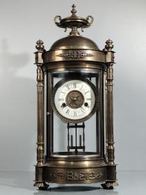 典藏收藏级欧洲回流进口机芯铜胎钟摆件
长25厘米，宽16厘米，高57厘米，可以正常使用。