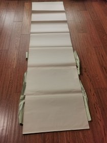 80年代日本老宣纸，熟宣，约九分熟，适合小字或工笔画。纸色自然微黄，质地绵软，偏厚，7.5尺，222×52厘米，整包50张。