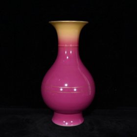 大清雍正黄釉胭脂红描金赏瓶（33×18cm）