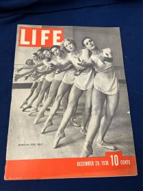 1936年12月美国生活杂志，图文专题介绍“中国刽子手”民国北京军政府残杀革命党，广东残杀共产主义，萧克将军集体照，张学良少帅及东北军，蒋介石宋美龄近照及指挥抗战，品佳。