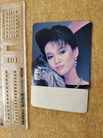 电影明星卡片一枚 背面有1987年年历月份。