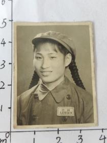 相册大辫子漂亮女主人公中国人民解放军照着50式军装照片(一对曾经在云南边疆畹町服役的中国人民解放军夫妇相册，男军人有一张55式中校照片)