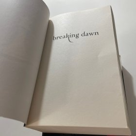 Twilight + new moon + eclipse + breaking dawn英文原版:暮光之城(全四册)